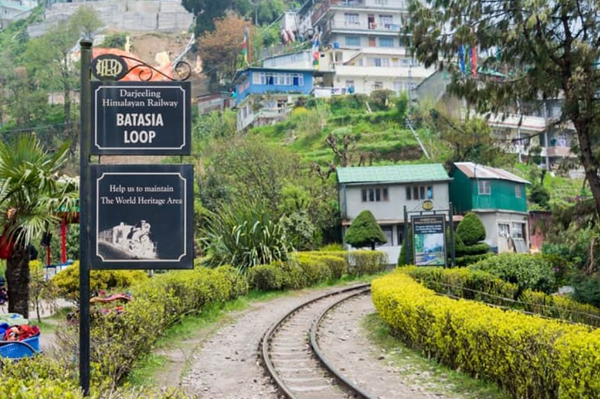 Batasia Loop - darjeeling 7 point